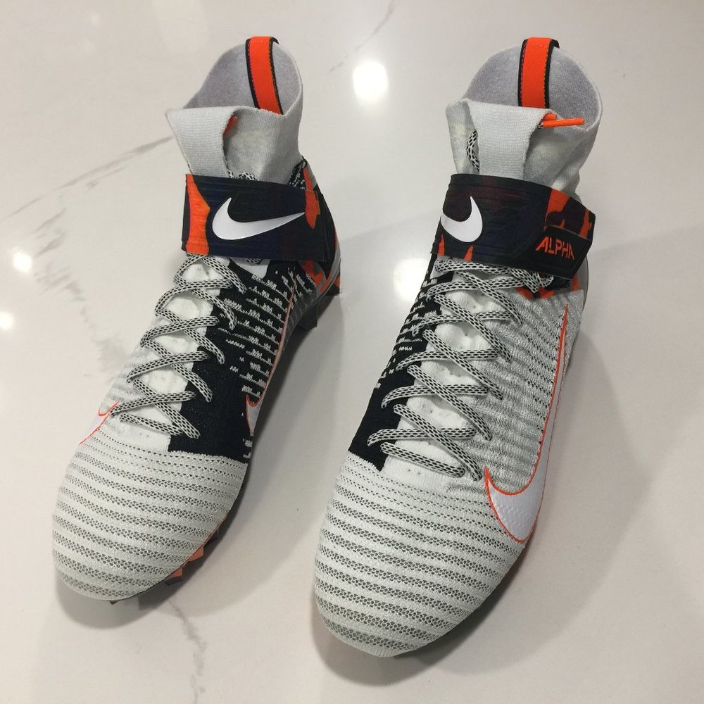 Nike Alpha Menace Elite 2 Football Cleats